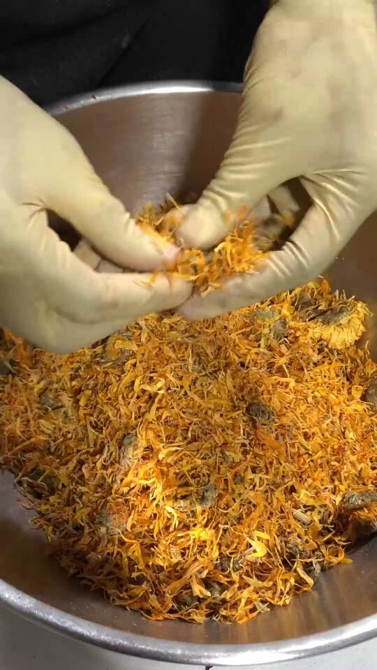 Instagram post from 180degrees.glow.skin. This post is in position 3.